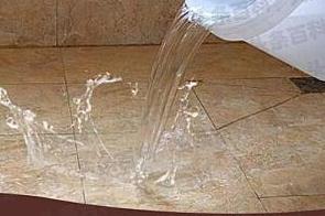 宁蒗漏水维修 免砸砖防水材料该如何施工